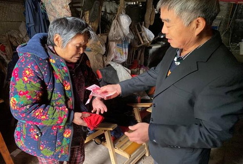 內江市東興區法院成功化解一起老人贍養糾紛一.jpg
