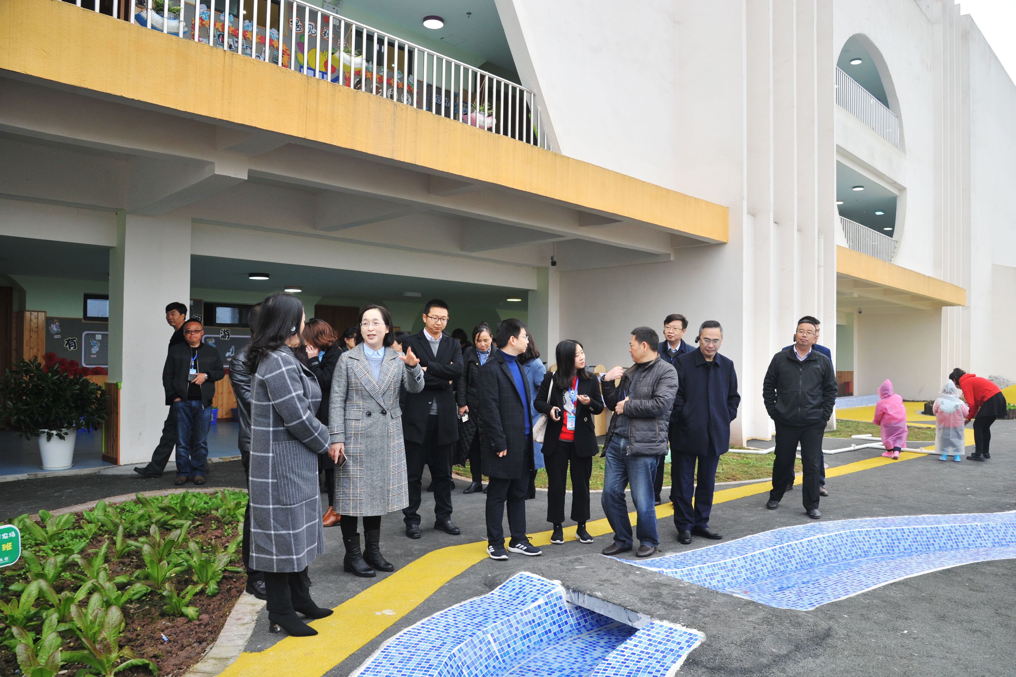劉文濤副縣長向與會人員介紹情況.jpg