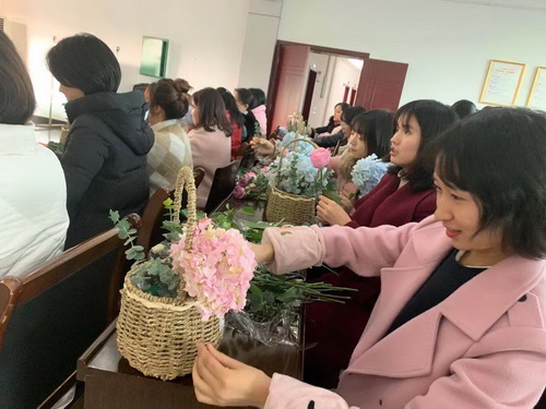 【放松壓力·增強協作】富順法院開設插花藝術課堂圖一.jpg