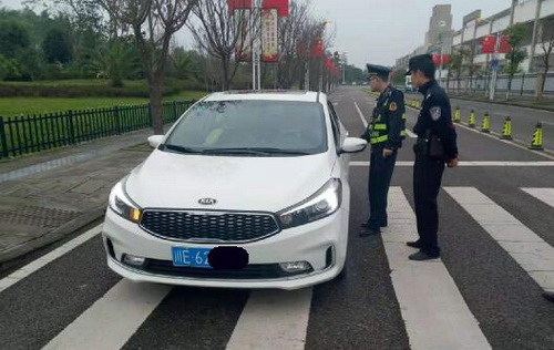 確保群眾出行安全 隆昌市公路運管所多舉措規范道路運輸市場秩序圖二.jpg
