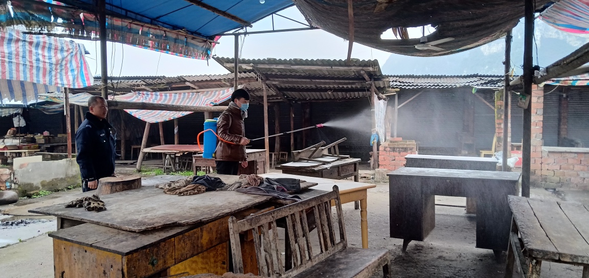 1.對(duì)活禽交易市場(chǎng)，活禽宰殺點(diǎn)進(jìn)行嚴(yán)格消毒_resized_20200202_115143095.jpg