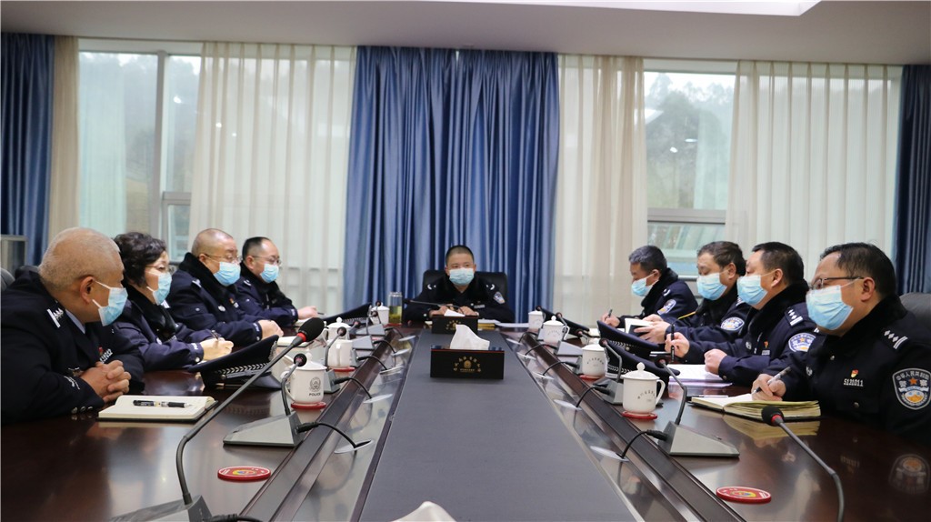 黨旗飄揚戰疫情  守土盡責保平安