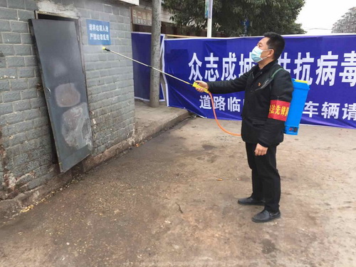 戰(zhàn)“疫”督查員——何興其同志.jpg