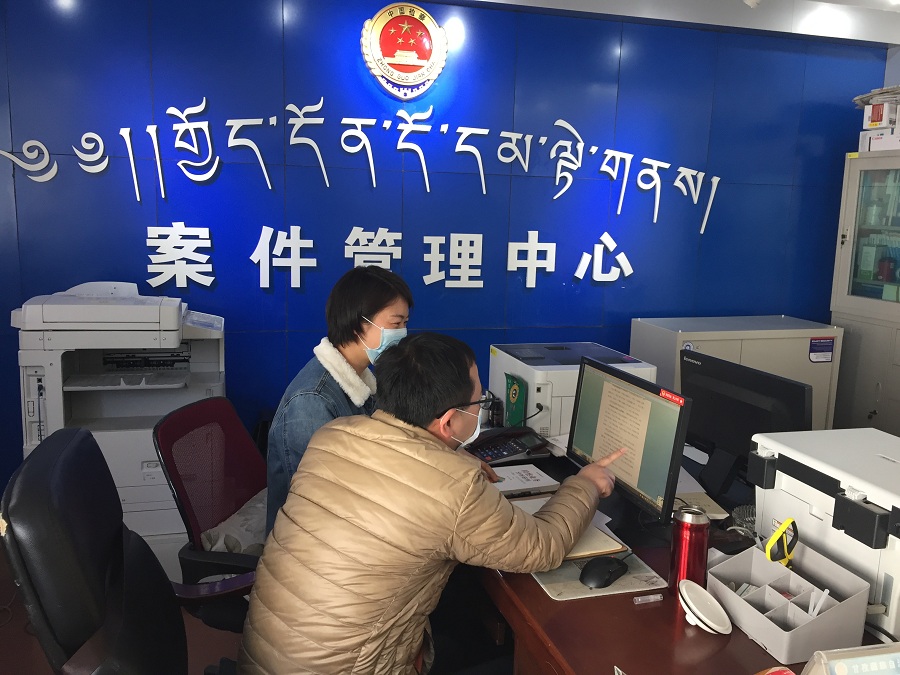 州院干警講解指導(dǎo).jpg