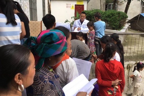 2018年7月，開展全民健康體檢現(xiàn)場.jpg