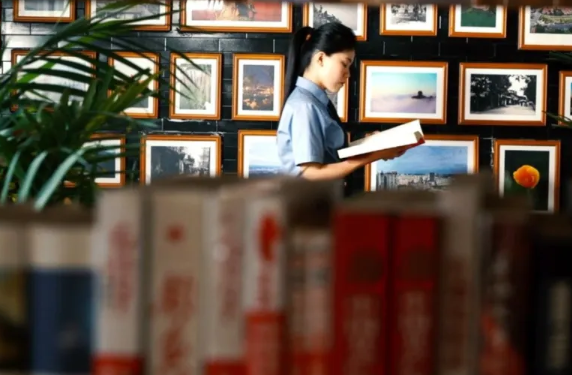 世界讀書日｜人間四月芳草盛，正是讀書好時(shí)光 