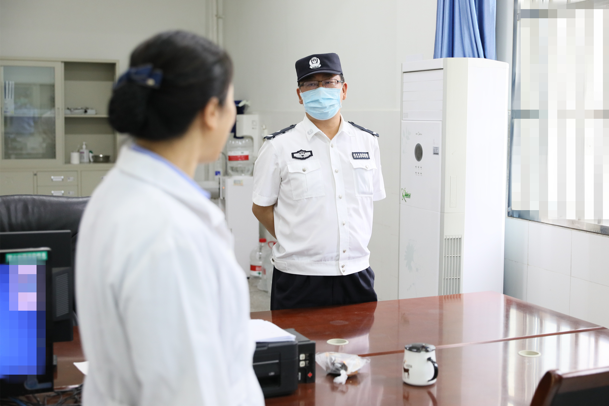 監獄領導慰問醫護人員 (2).JPG