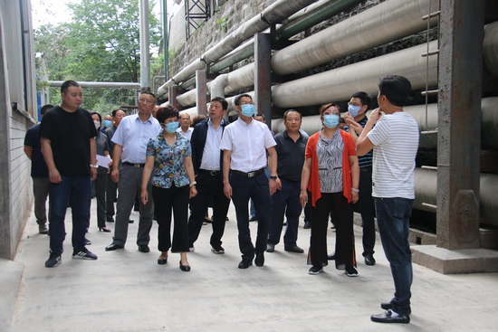 實地查看重整后恢復生產的沙琪實業.JPG