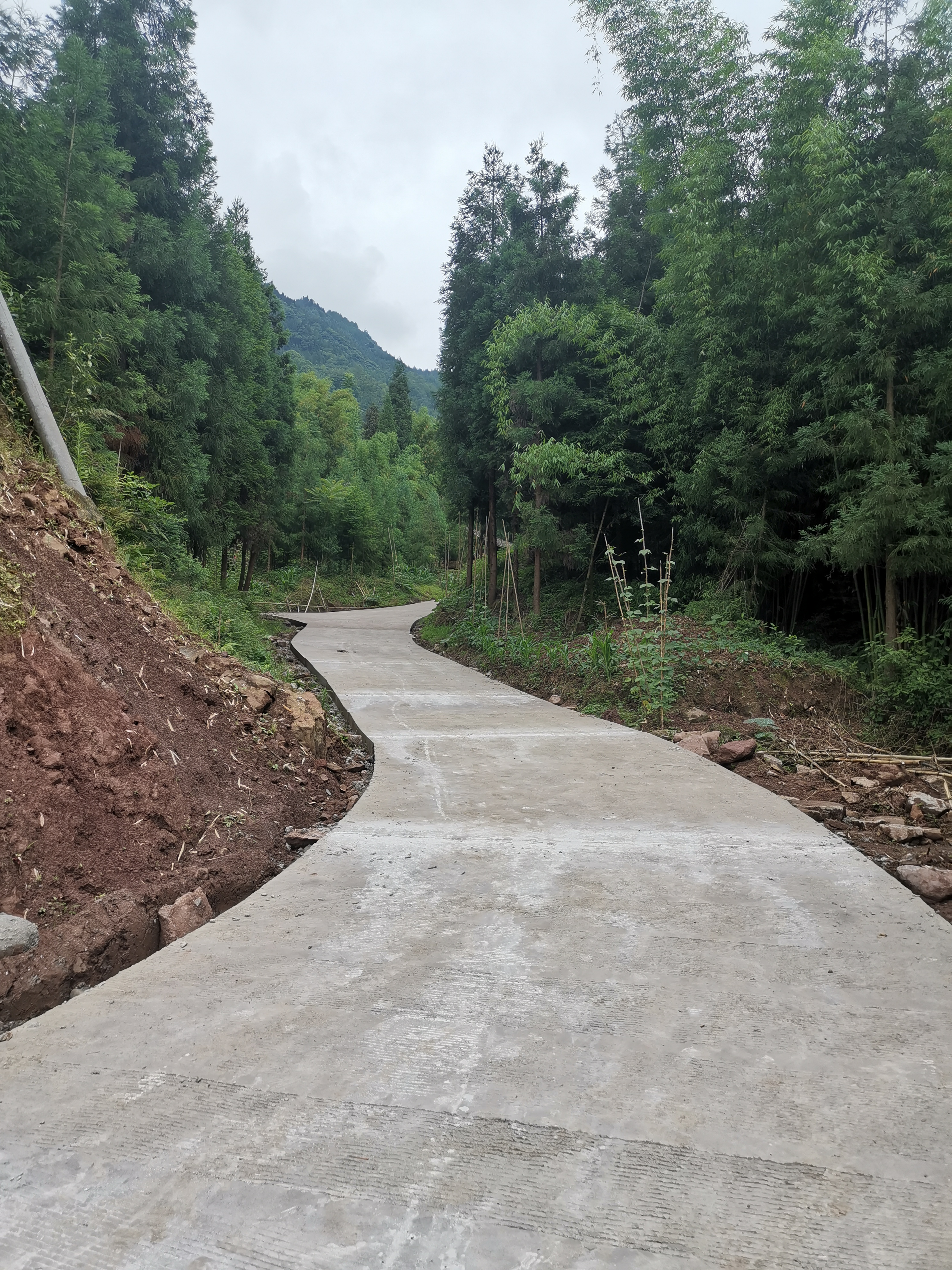 曹萬村公路施工后.jpg
