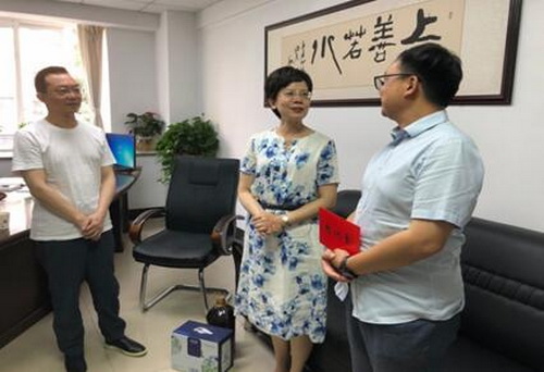 慰問護國英雄.jpg
