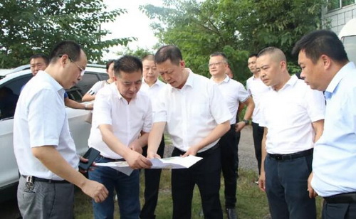蔣學飛調研.jpg