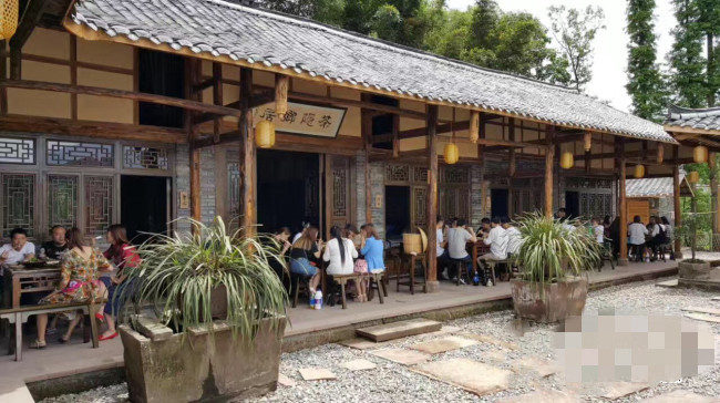 農(nóng)旅融合添新業(yè).jpg