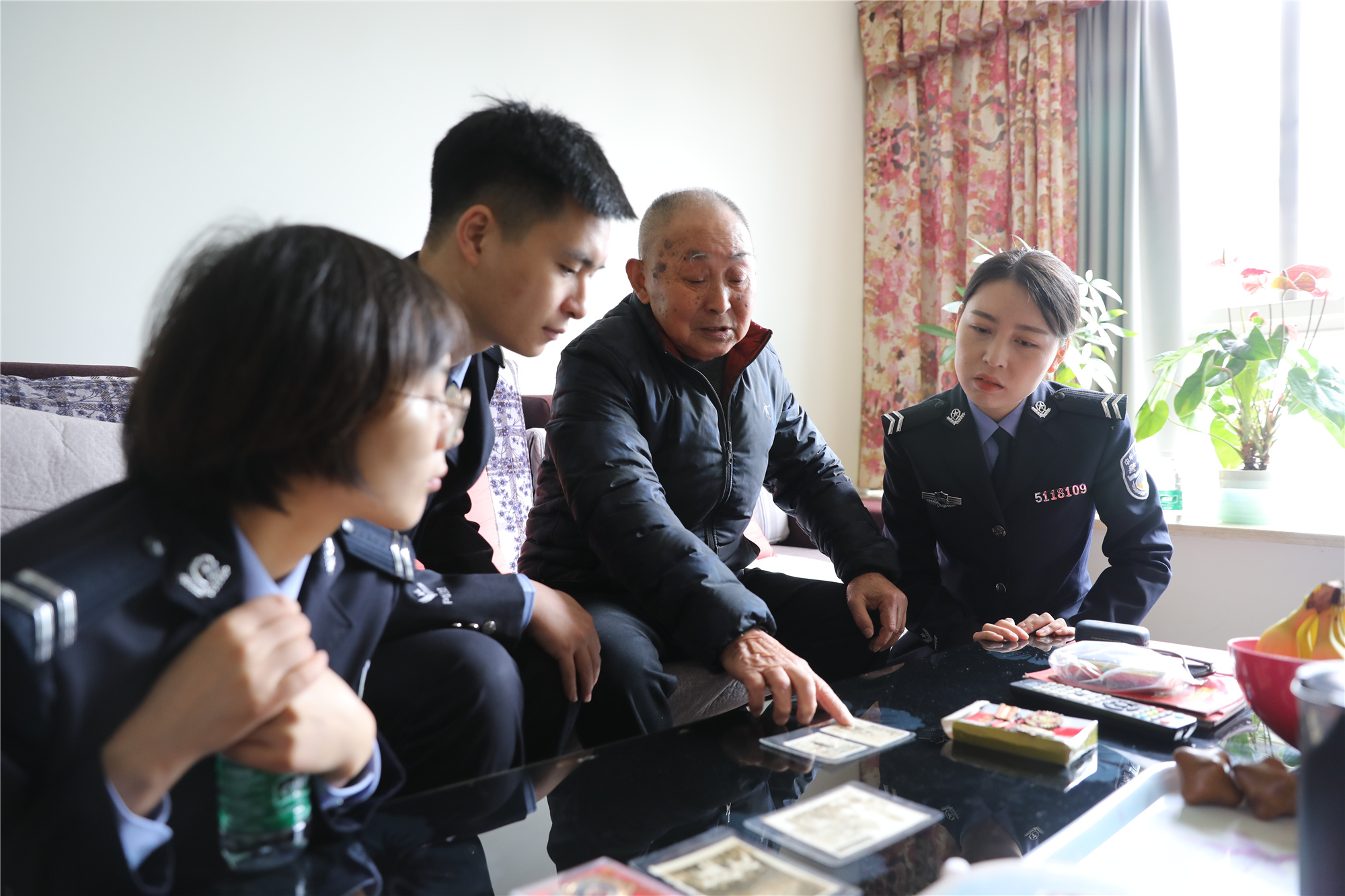 十八歲那年，他在朝鮮戰場