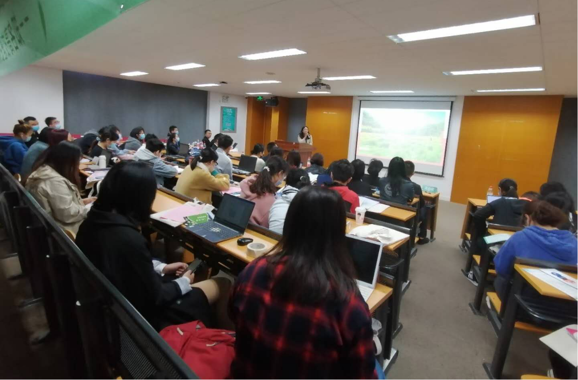 10月19日，雨城區在中國人民大學站招聘會專場宣講.png