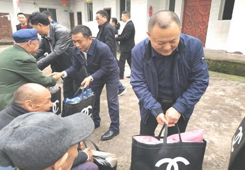 東興衛健.jpg