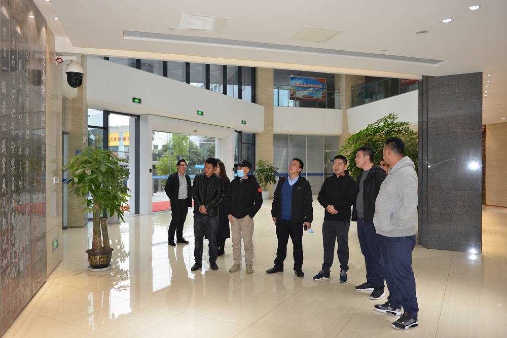 2白玉縣院代表參觀武侯區院“檢察賦”.JPG