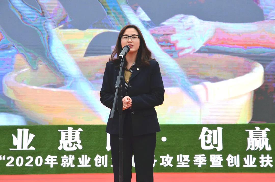 優(yōu)秀農民工創(chuàng)業(yè)代表李金燕.jpg
