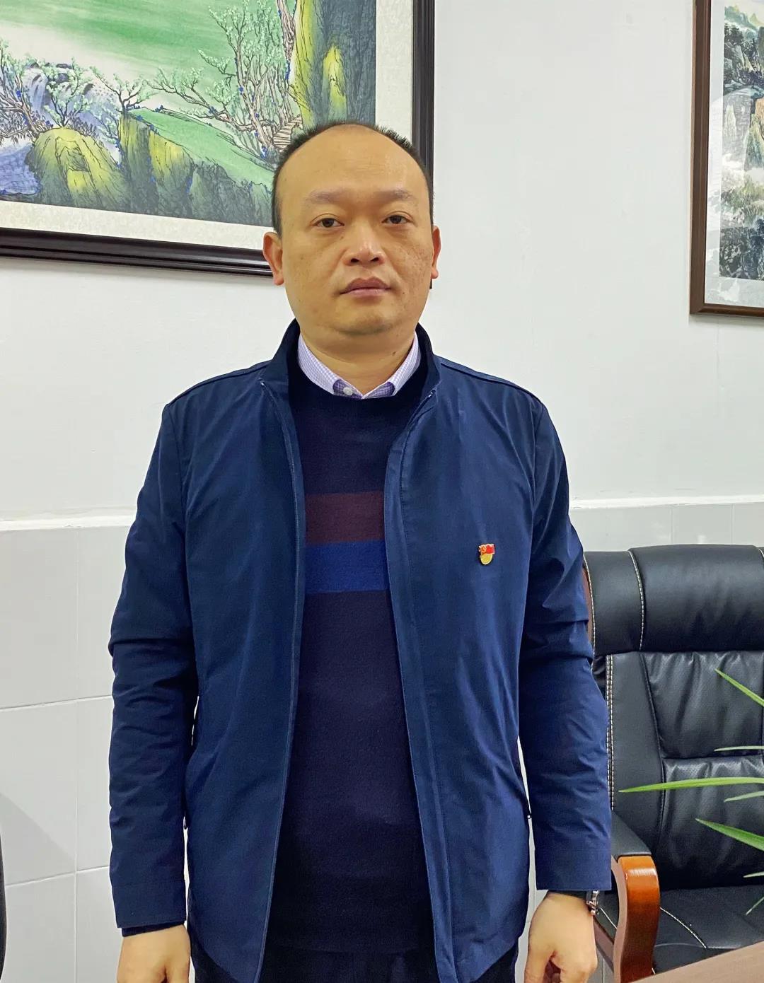 大興街道黨工委書記：譚  慶.jpg