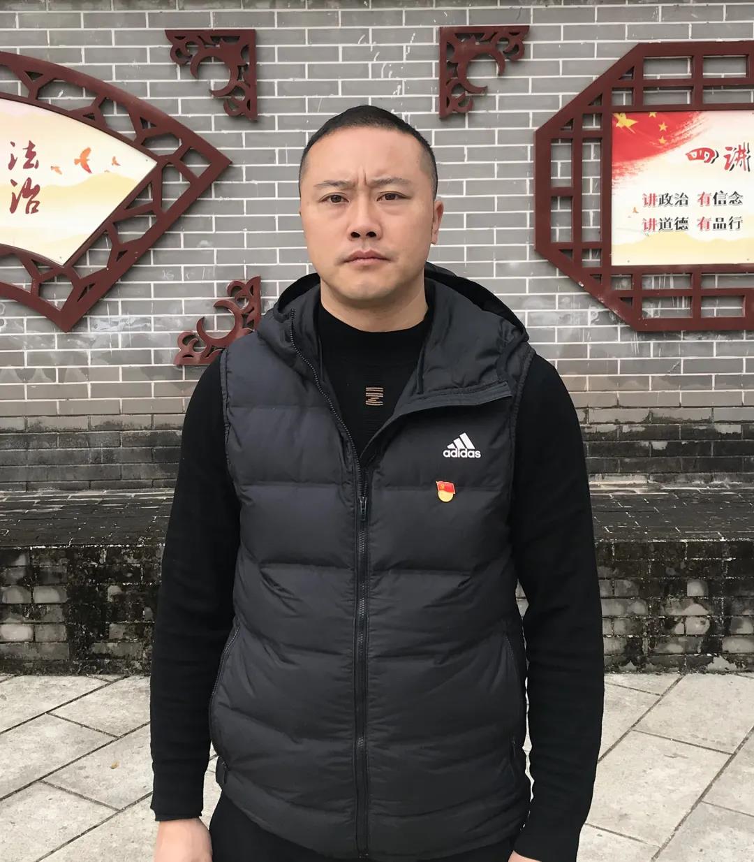 多營鎮多營社區支部書記：陳  林.jpg