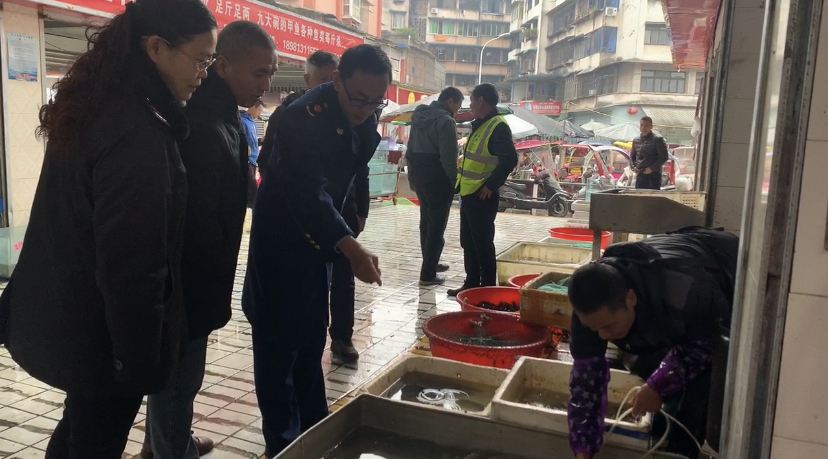 農貿市場長江禁漁.jpg