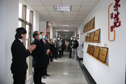 參觀黨建文化長廊 .JPG
