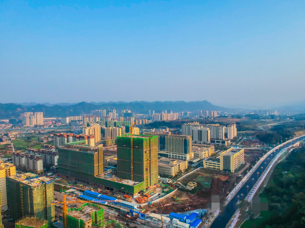 正在建設(shè)的大興片區(qū)  本報(bào)記者 郝立藝 攝.jpg