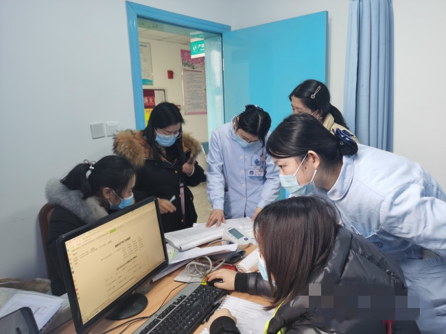 開展預(yù)防艾滋病、梅毒、乙肝母嬰傳播工作督導(dǎo).jpg