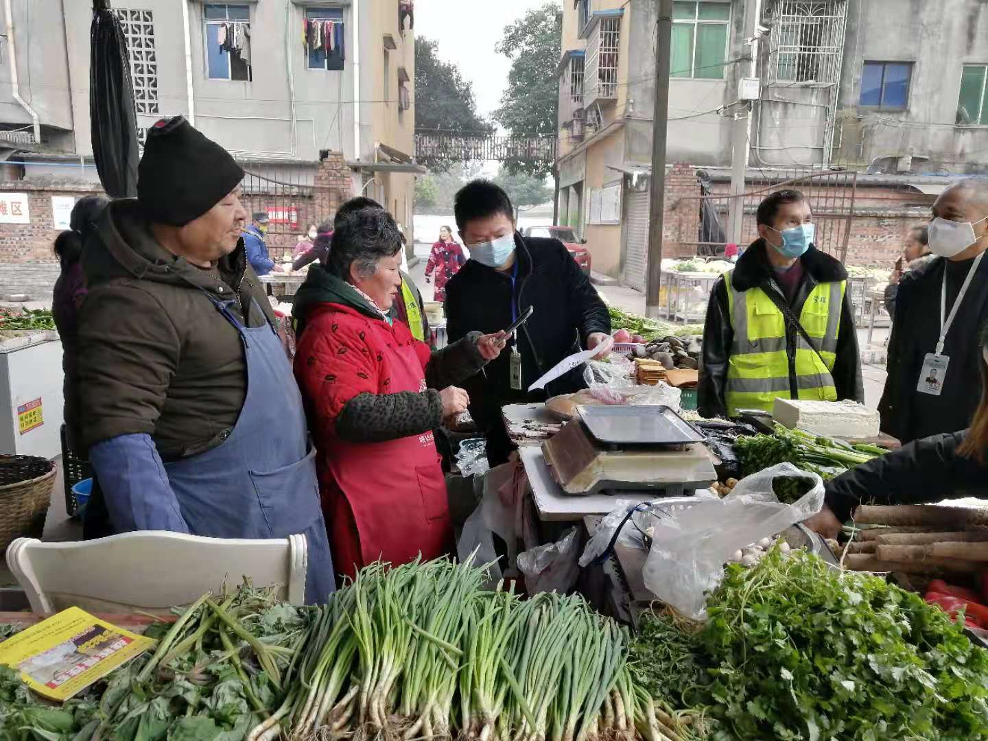 12.22宣傳疫情防控用藥械安全.jpg