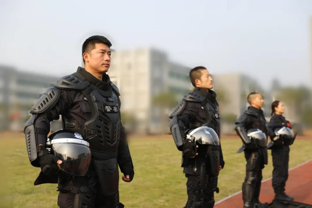 黃俊.jpg