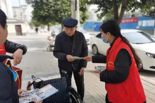 自愿者宣傳禁毒.jpg