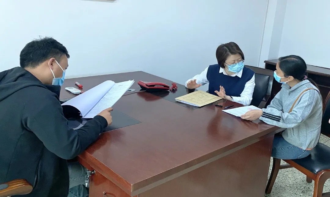 承辦法官調解中.jpg