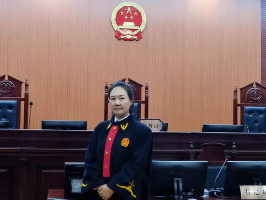 劉艷二.jpg