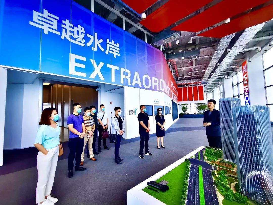 高福強帶隊考察上海西岸開發集團.jpg