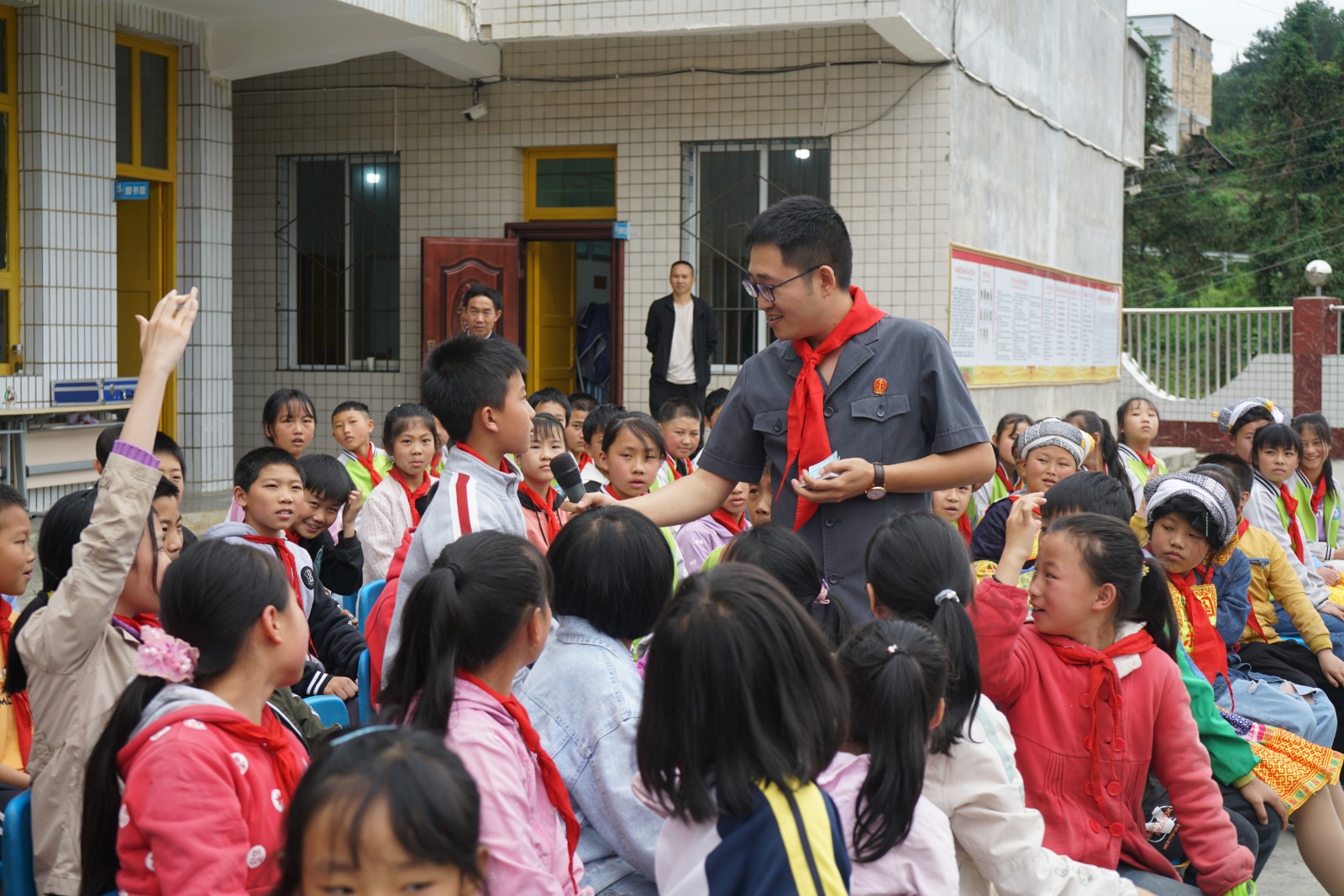 圖：同學們參與知識競答.JPG