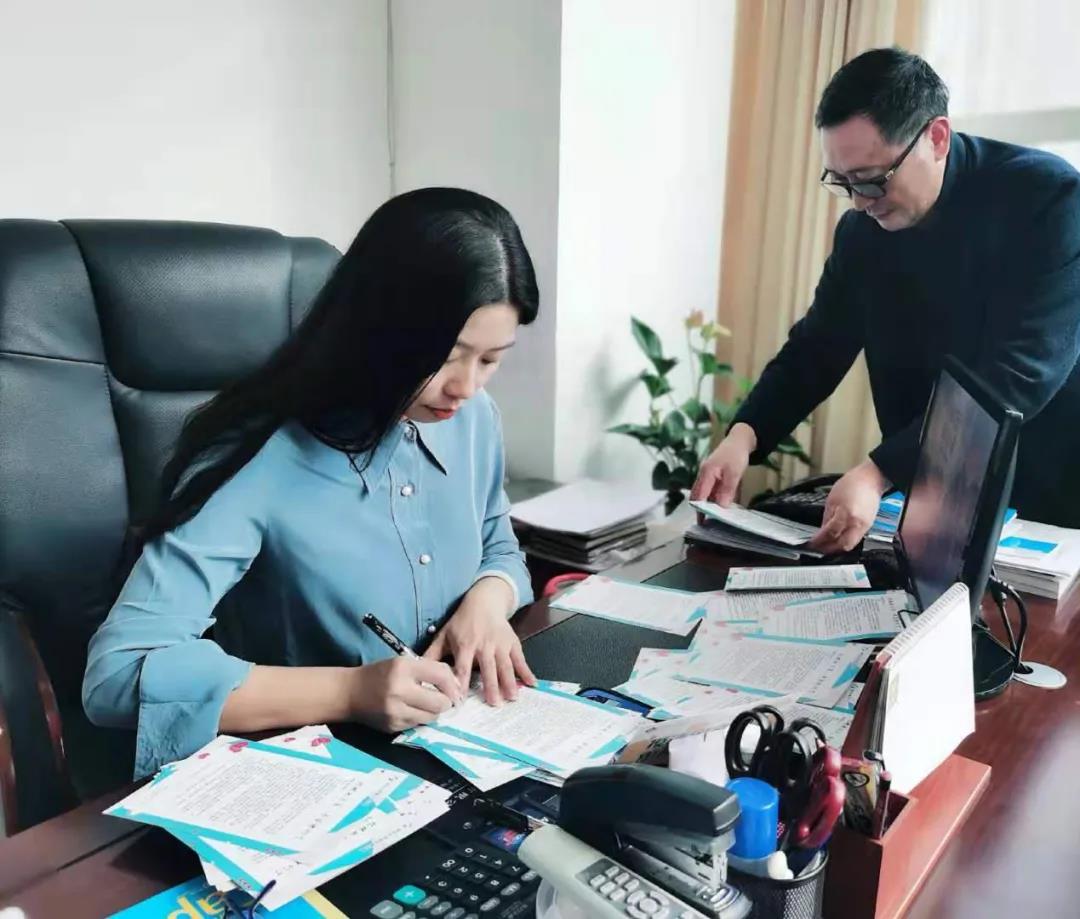 雅安市優秀共產黨員 田莉.jpg