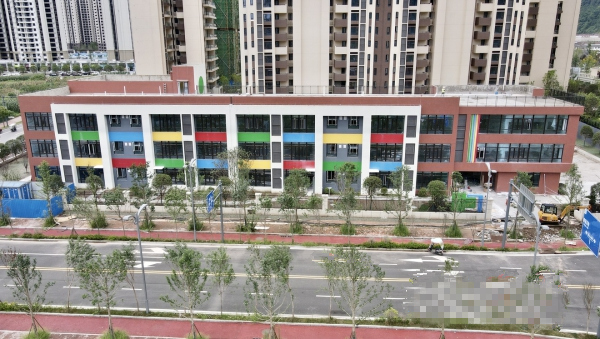 雨城區(qū)第十六幼兒園建設(shè)接近尾聲.jpg