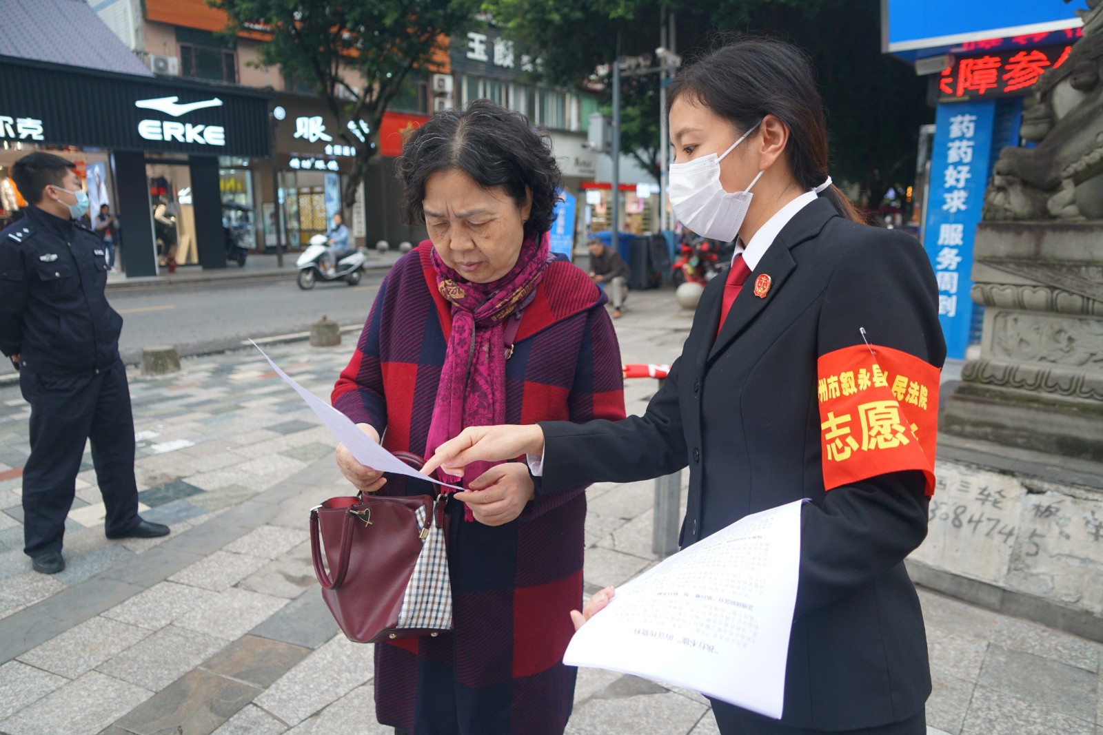 普法宣講中1.JPG