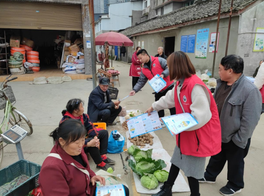 彭山江口街道禁毒宣傳入集市，防毒知識入人心