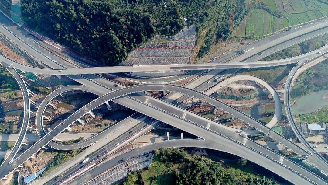 高速公路雨城對巖樞紐互通.jpg