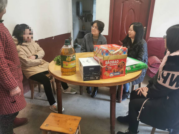 慰問涉訴案件困難未成年人.png