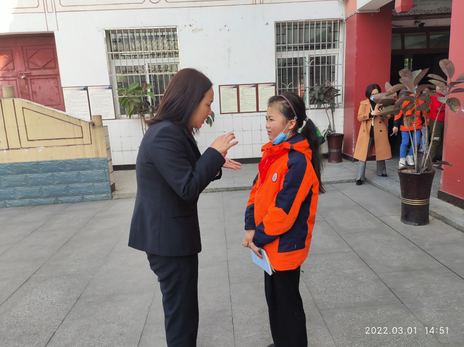 法官解答學生的法律疑問.jpg
