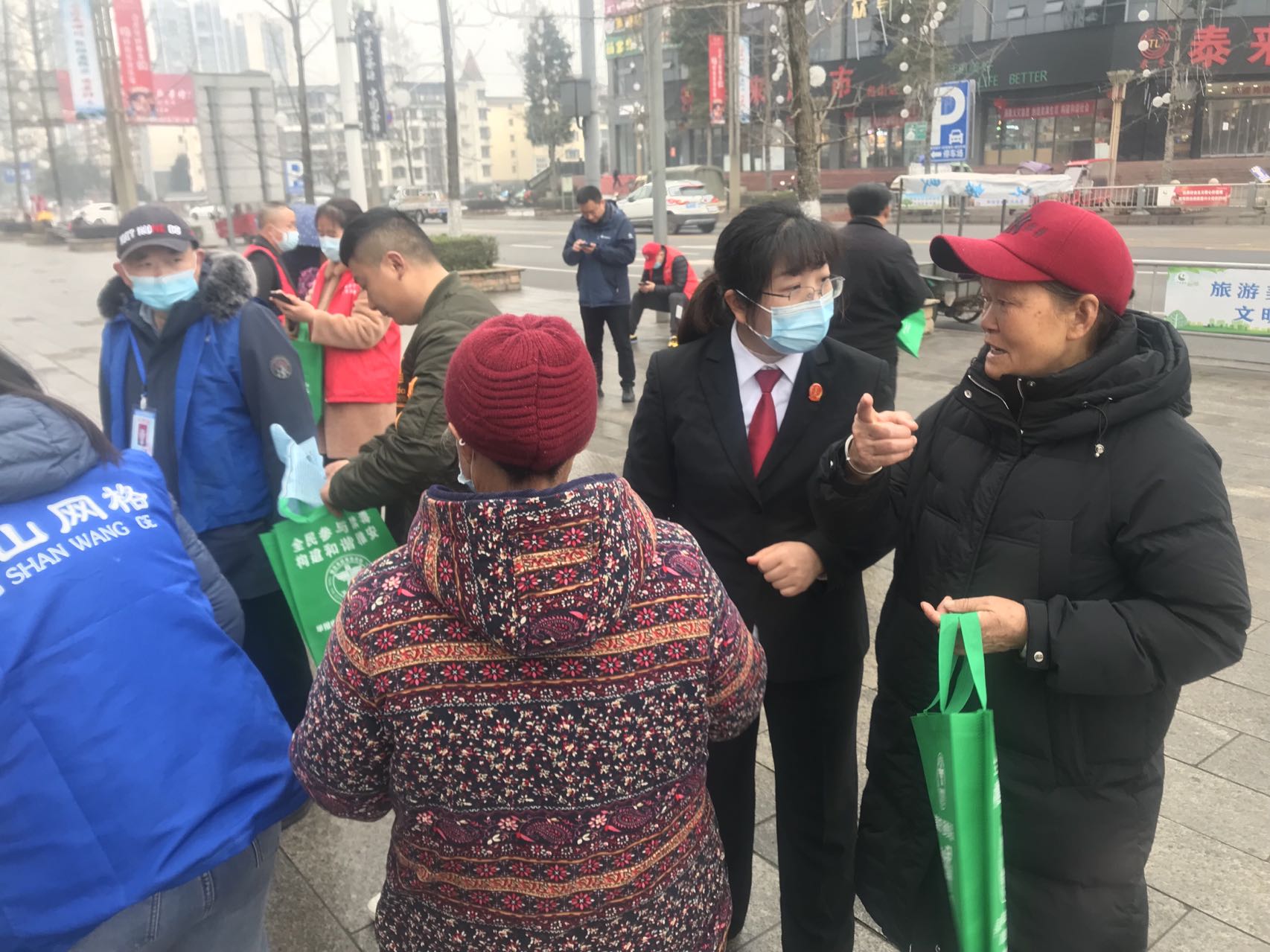 普法宣傳進(jìn)行時 (1).jpg