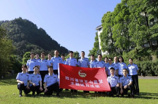 青春獻(xiàn)禮二十大，強(qiáng)國(guó)有我新征程