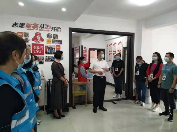 葛局慰問.jpg