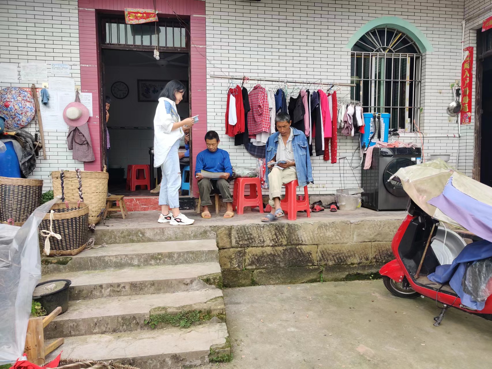 入戶開展民法典宣傳.jpg