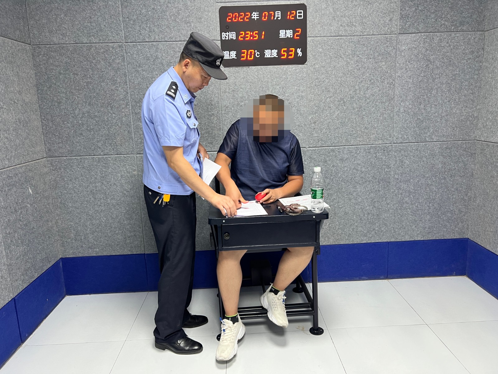 該男子被處以3日的行政拘留.JPG