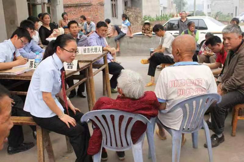 圖為2013年謝蓉調(diào)解案件.jpg