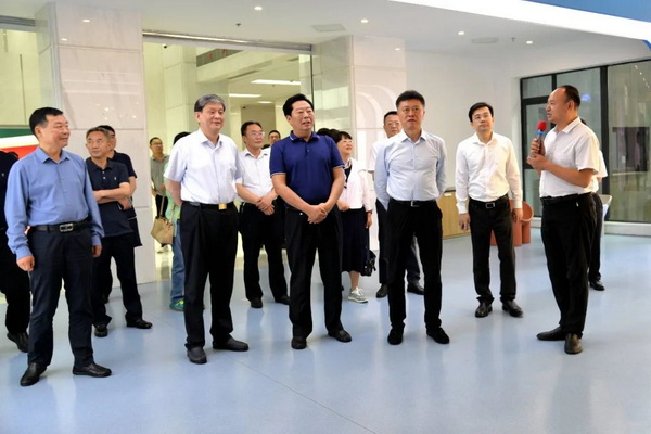 川渝人大常委會檢查組到重慶市榮昌區協同開展優化營商環境條例執法檢查.jpg