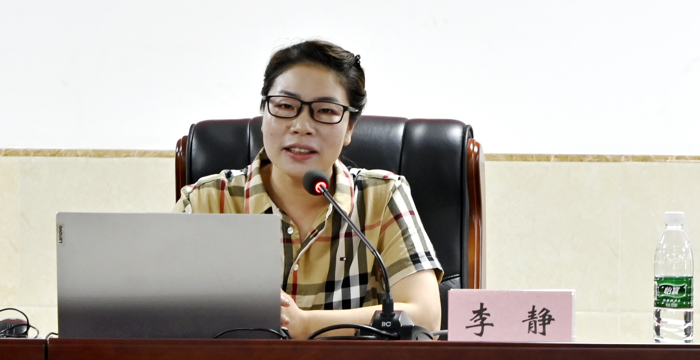 李靜-心理療愈師-主講老師_ZYS0855_副本_副本.jpg
