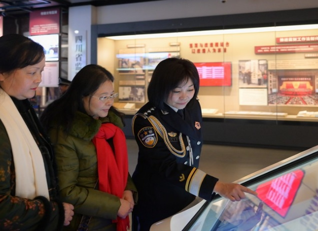 眉州監獄：警屬進警營，體驗不一樣的“警”彩